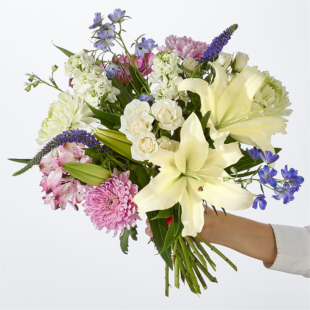 Winter Celebration Bouquet – A Heavenly Florist, Newport News VA