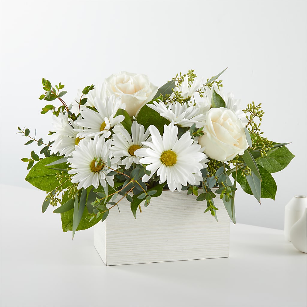 Fresh Linen Box Bouquet – A Heavenly Florist, Newport News VA
