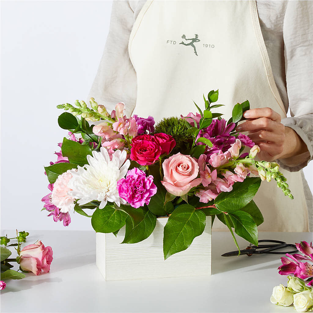 Sweetberry Box – A Florist Original –  A Heavenly Florist, Newport News VA