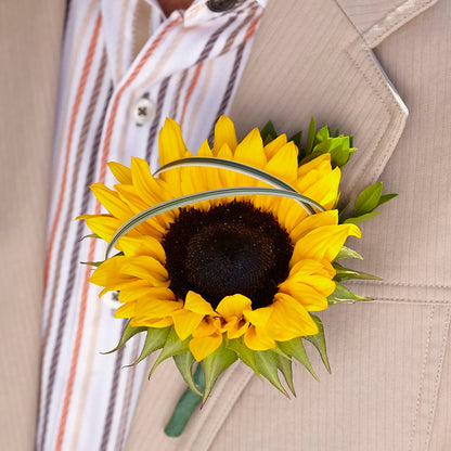 Free Spirit Boutonniere –  A Heavenly Florist, Newport News VA